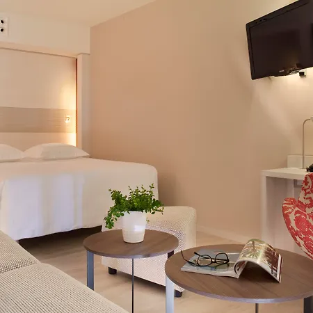 Oceania Ferrand Otel