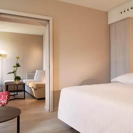 Oceania Ferrand Hotel