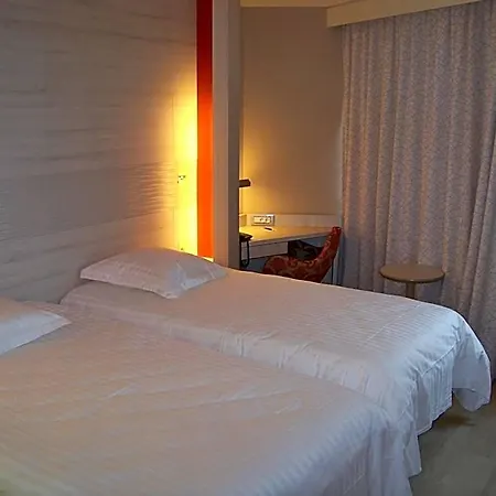 Hotel Oceania Ferrand 4*