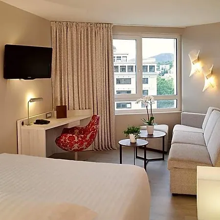 Hotel Oceania Ferrand 4*