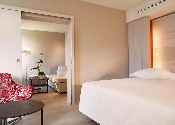 Oceania Ferrand Hotel